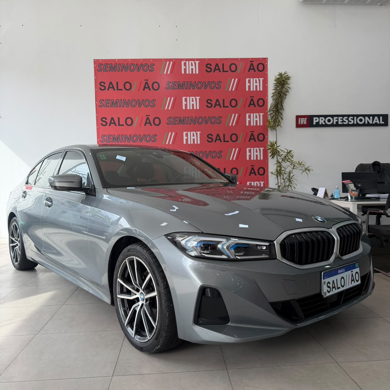 BMW 320i
